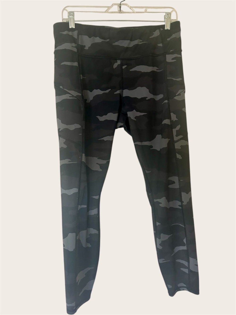 Athleta Camo Contender Leggings 7/8 Tights - Gray and Black PowerLift size Large